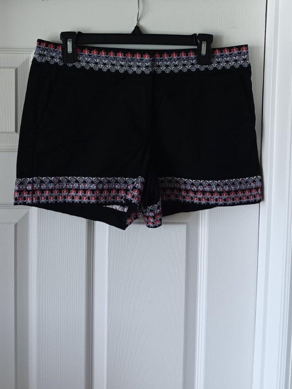 LOFT Womens Chino Shorts Black with Embroidered Trim Size 4